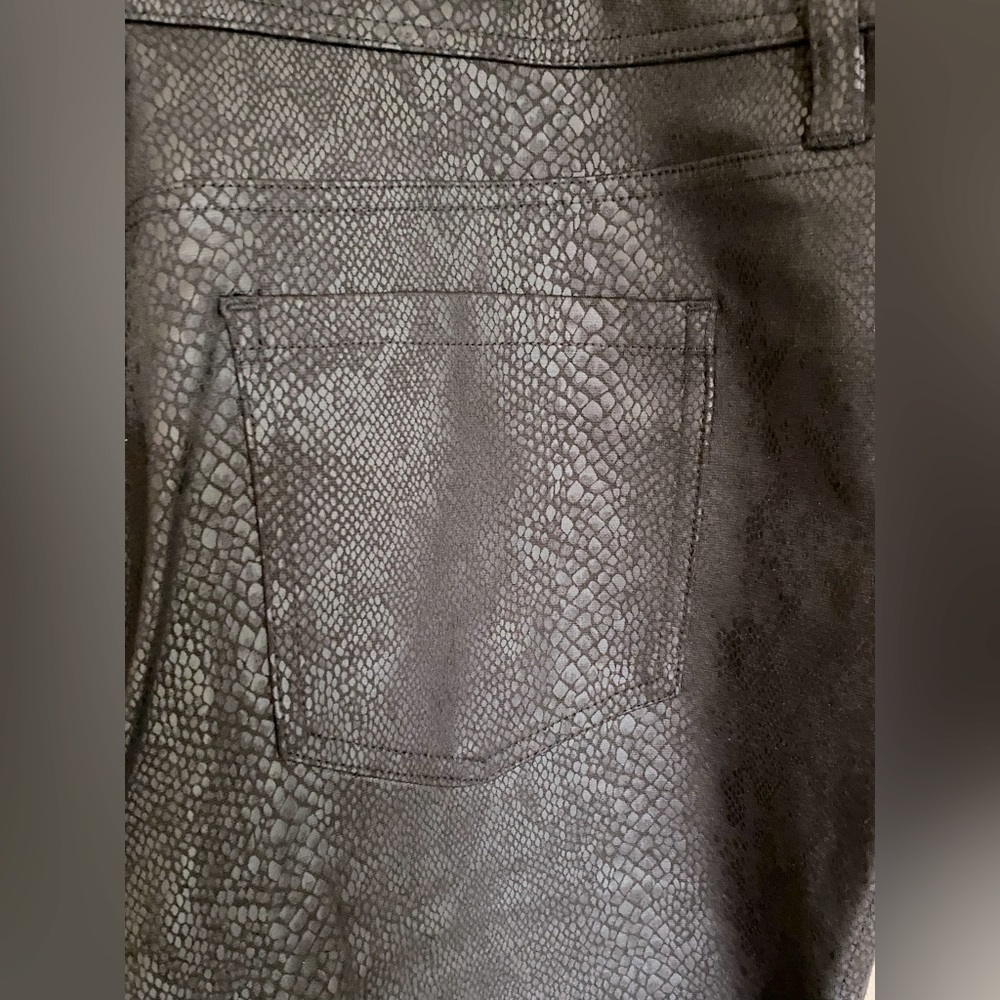 Simply Vera Vera Wang Gray Snake Print Skinny Pants
